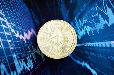 KYIV, UKRAINE - 17 AĞUSTOS 2024 Ethereum ETH mavi renkli soyut kurgusal kripto para işlem şeması