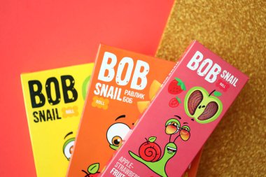 KYIV, UKRAINE - 17 AĞUSTOS 2024 Bob salyangoz şekerlemeleri orijinal logo paketleri