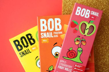 KYIV, UKRAINE - 17 AĞUSTOS 2024 Bob salyangoz şekerlemeleri orijinal logo paketleri