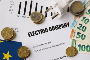 Avrupa Birliği Avro para faturaları ve avrupa elektrik faturası ile birlikte madeni paralar