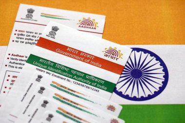 Hindistan 'ın Eşsiz Kimlik Otoritesi' nden Hint Aadhaar kartı.