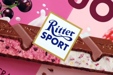KYIV, UKRAINE - 19 Nisan 2025 Ritter Spor Meyvesi Duo çikolatası