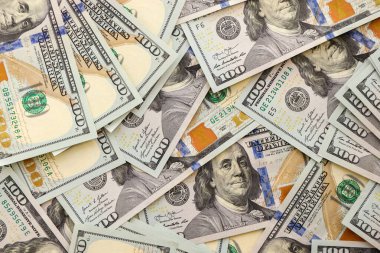 Paralı arka plan. Yüz dolarlık banknotlar. 100 dolarlık banknotlar.