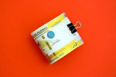 Filipinler Peso 'su para faturaları büyük miktarda kırmızıya yakın. Finans ve bankacılık kavramı