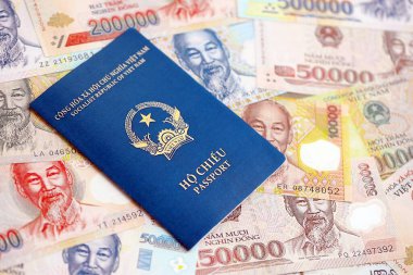 Vietnam dong para birimi faturaları ve pasaport kapatılıyor. Seyahat ve tatil kavramı