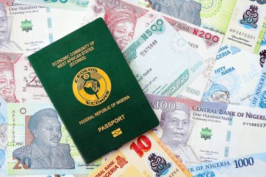 Nijerya naira para birimi faturaları ve pasaport kapatılıyor. Seyahat ve tatil kavramı
