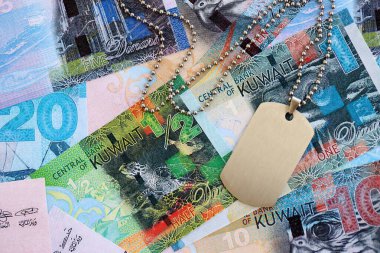 Kuveyt dinarı para ve askeri paralar. Askerlik konsepti