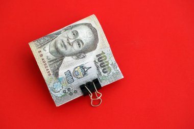 Tayland baht para faturaları büyük miktarda kırmızı yakından. Finans ve bankacılık kavramı