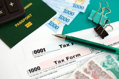 Nijerya naira para faturaları ve vergi formlu hesap makinesi. Vergi ve muhasebe kavramı