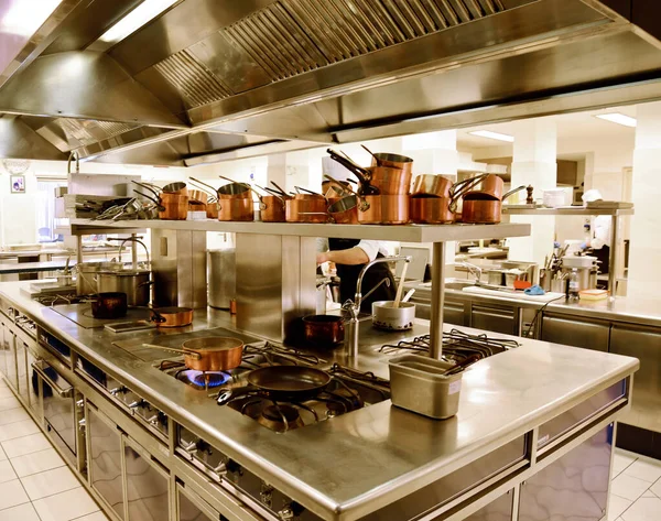 Preparing Dinner Restaurant Kitchen — Stock Photo, Image