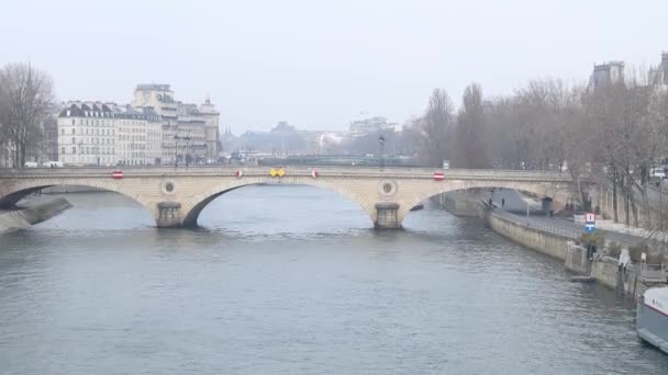 Lungofiume Ponte Centro Storico Parigi — Video Stock