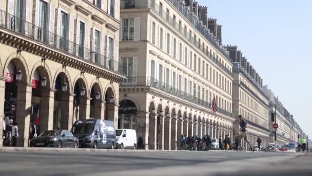 People Cars Center Paris France — Stock Video