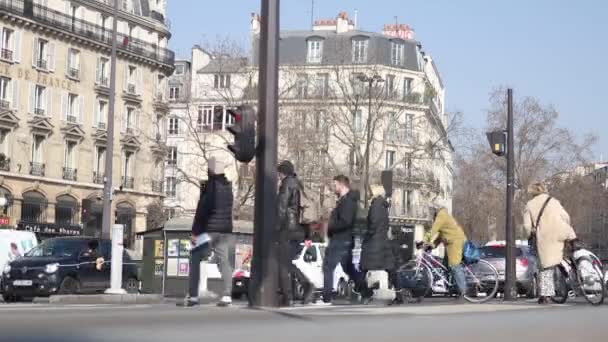 Pessoas Carros Centro Paris França — Vídeo de Stock