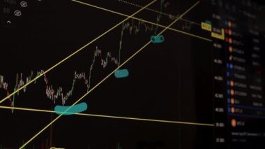 Borsa Çizelgesi. LED ekrandaki borsa verileri. Yüksek kaliteli video konsepti. Siyah arkaplan ekranı. 