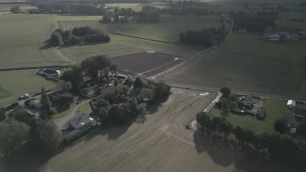 Fransa Nın Kuzeybatısındaki Küçük Bir Köyün Insansız Hava Aracı Görüntüleri — Stok video