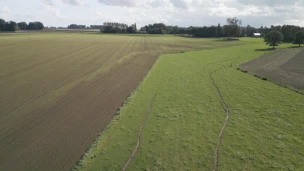 Drone Luchtvideobeelden Landbouwbedrijven Het Platteland Van Noordwest Frankrijk — Stockvideo