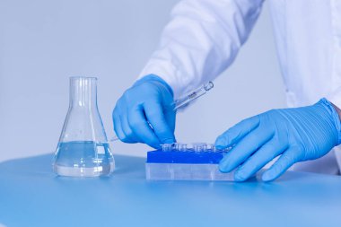 Üretim hattı ilaç endüstrisi. İlaç, ilaç ve ilaç imalatı, ilaç. Laboratuvar