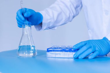 Üretim hattı ilaç endüstrisi. İlaç, ilaç ve ilaç imalatı, ilaç. Laboratuvar