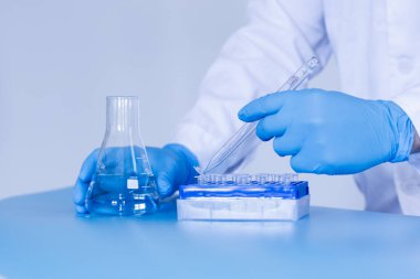 Üretim hattı ilaç endüstrisi. İlaç, ilaç ve ilaç imalatı, ilaç. Laboratuvar