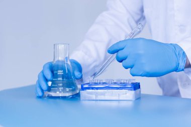 Üretim hattı ilaç endüstrisi. İlaç, ilaç ve ilaç imalatı, ilaç. Laboratuvar