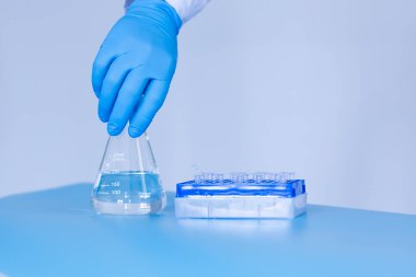 Üretim hattı ilaç endüstrisi. İlaç, ilaç ve ilaç imalatı, ilaç. Laboratuvar