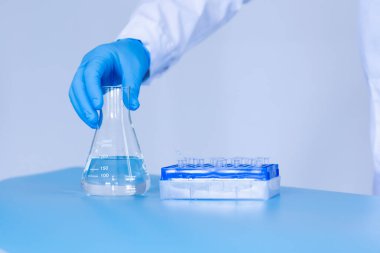 Üretim hattı ilaç endüstrisi. İlaç, ilaç ve ilaç imalatı, ilaç. Laboratuvar