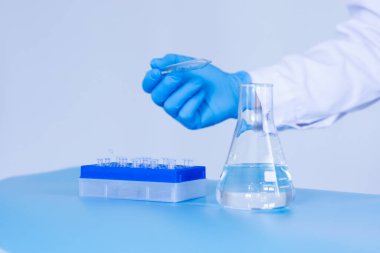 Üretim hattı ilaç endüstrisi. İlaç, ilaç ve ilaç imalatı, ilaç. Laboratuvar