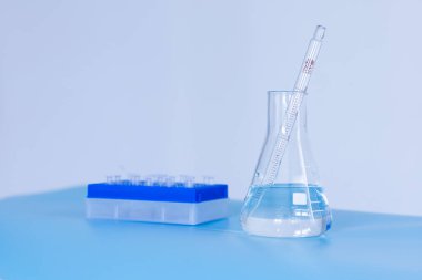 Üretim hattı ilaç endüstrisi. İlaç, ilaç ve ilaç imalatı, ilaç. Laboratuvar