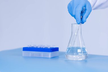 Üretim hattı ilaç endüstrisi. İlaç, ilaç ve ilaç imalatı, ilaç. Laboratuvar