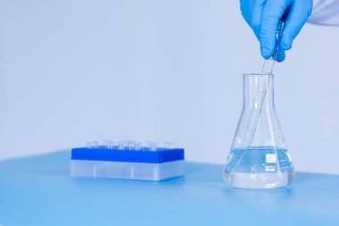 Üretim hattı ilaç endüstrisi. İlaç, ilaç ve ilaç imalatı, ilaç. Laboratuvar