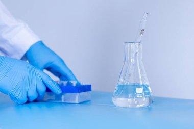 Üretim hattı ilaç endüstrisi. İlaç, ilaç ve ilaç imalatı, ilaç. Laboratuvar