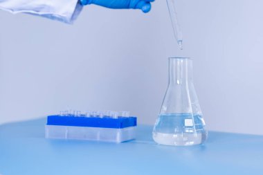 Üretim hattı ilaç endüstrisi. İlaç, ilaç ve ilaç imalatı, ilaç. Laboratuvar