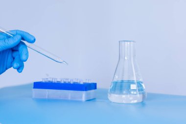 Üretim hattı ilaç endüstrisi. İlaç, ilaç ve ilaç imalatı, ilaç. Laboratuvar