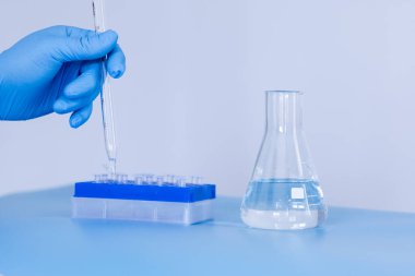 Üretim hattı ilaç endüstrisi. İlaç, ilaç ve ilaç imalatı, ilaç. Laboratuvar