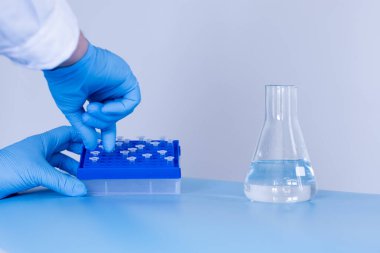 Üretim hattı ilaç endüstrisi. İlaç, ilaç ve ilaç imalatı, ilaç. Laboratuvar