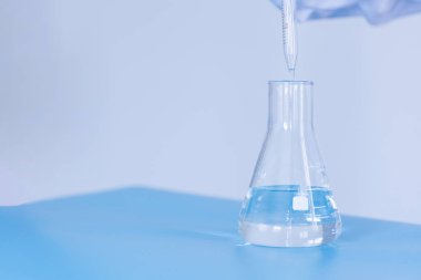 Üretim hattı ilaç endüstrisi. İlaç, ilaç ve ilaç imalatı, ilaç. Laboratuvar