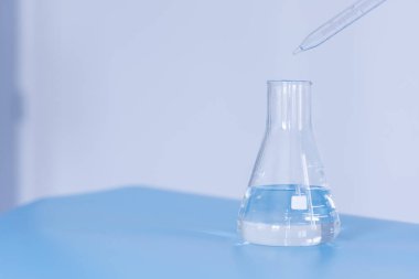 Üretim hattı ilaç endüstrisi. İlaç, ilaç ve ilaç imalatı, ilaç. Laboratuvar