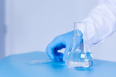 Üretim hattı ilaç endüstrisi. İlaç, ilaç ve ilaç imalatı, ilaç. Laboratuvar