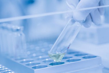 Üretim hattı ilaç endüstrisi. İlaç ve ilaç imalatı, ilaç.