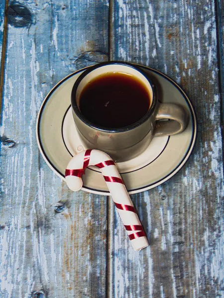 Yılbaşı şekerli antika kahve fincanı.