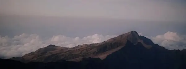 Dağlarda güzel bir gün batımı