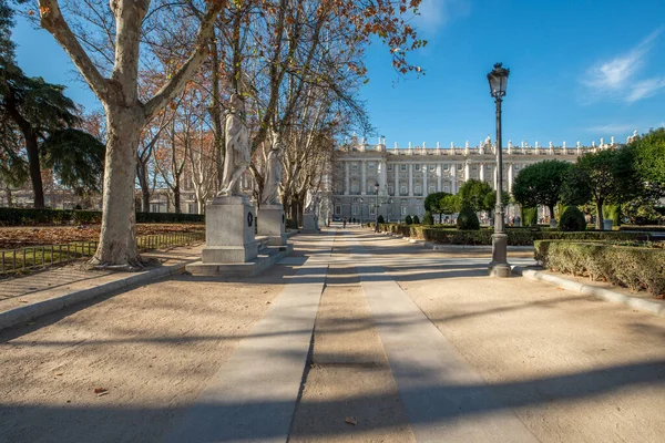 Une Promenade Hivernale Dans Les Environs Palais Royal Madrid — Photo