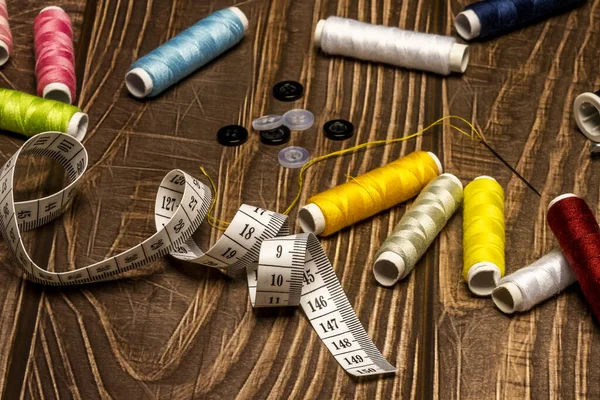 Una Naturaleza Muerta Costura Con Una Regla Plástico Agujas Botones —  Fotos de Stock