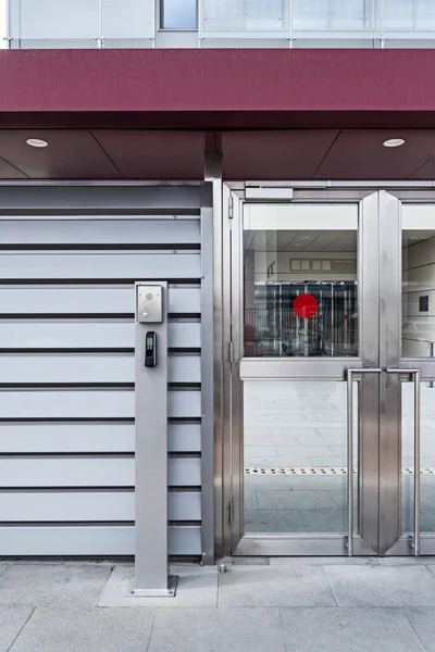 Puerta Metálica Edificio Oficinas Con Cierre Seguridad — Foto de Stock