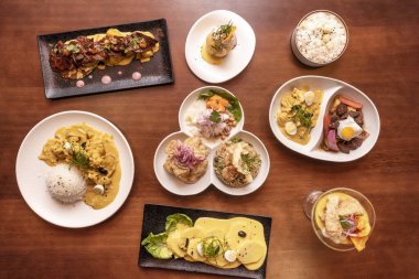 Cepcheli Peru mutfağı, leche de tigre, patates huancaina, aji de gallina, mısırlı pilav, ızgara kalp.