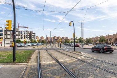 Makineleri çalıştırmak için tramvay hatları ve elektrik hatları