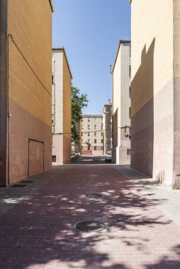 Aynı konutlar arasında yaya yürüyüşü