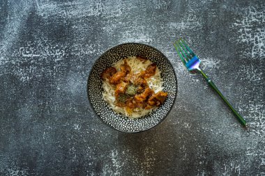 Amerikan sosu domates, sarımsak, soğan, konyak ve beyaz şarapla tatlandırılmış deniz ürünleri ile yapılan bir sostur.