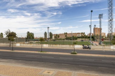 Antrenman ve amatör maçlar için futbol sahaları ve çocuk ve gençlik kategorileri