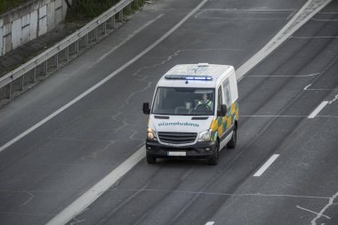 Ambulans, hasta veya yaralıların tedavi merkezlerinden veya tedavi merkezleri arasında taşınması için tasarlanmış bir araçtır.